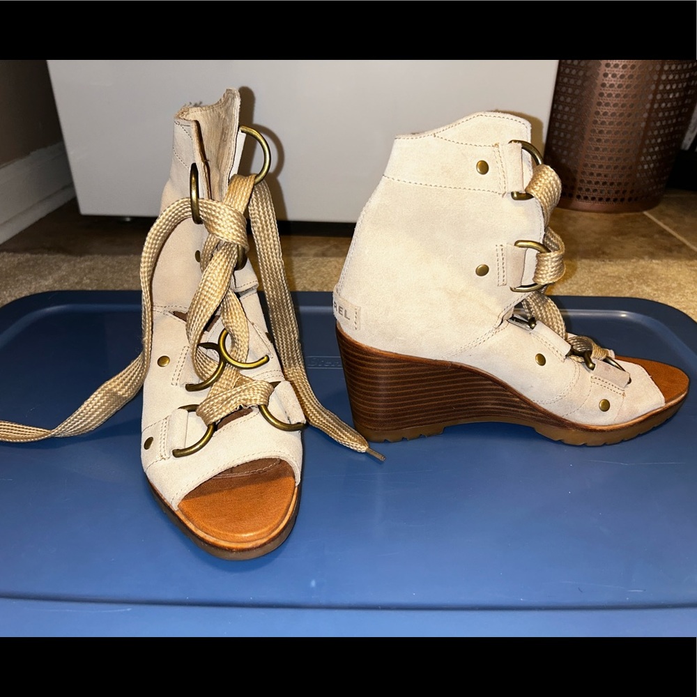 Sorel Lace Up Wedged Booties Women’s Size 8.5